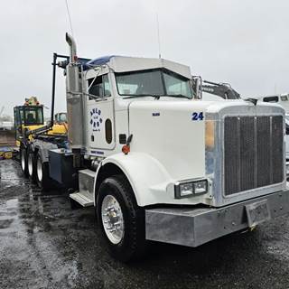 1996 Peterbilt 357 Roll Off Truck
