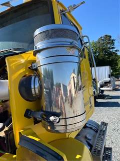 Western Star 4900SA Air Cleaner / Air Filter Housing for a 2013 Western Star 4900 SA