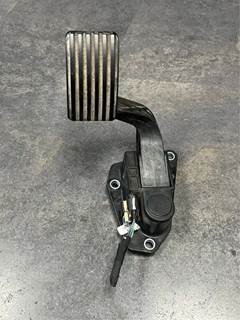Used 2024 Kenworth T280 Throttle / Accelerator Pedal Assembly, Part # D21-6033-500