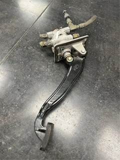 Used Kenworth T680 Brake Pedal Assembly, Part # G90-1174-101111210