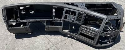 Volvo VNL670 Dashboard Assembly