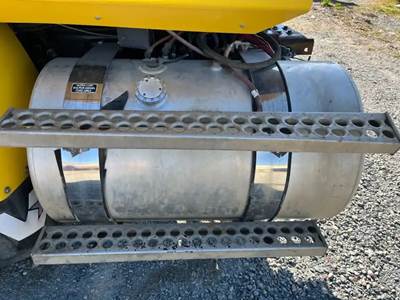 Western Star 4900SA Left Fuel Tank for a 2013 Western Star 4900 SA