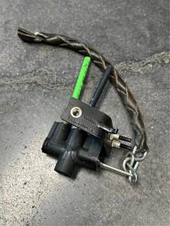 Paccar Air Horn Valve with Pull Assembly, Part # G11-6208