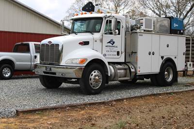 2016 Peterbilt 337 Mechanic / Service Truck - Palfinger Mechanic Body