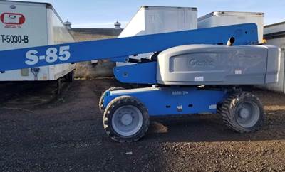 2011 Genie S85 4WD Boom Lift