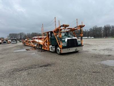 2022 Freightliner 114SD Car Carrier Truck