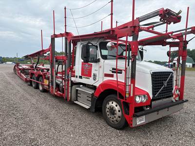 2017 Peterbilt 365 Car Carrier Truck - Cottrell Quickloader