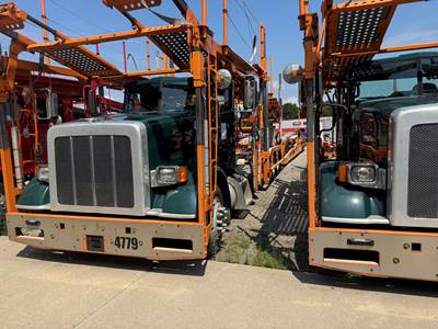 2022 Peterbilt 365 Car Carrier Truck - Cottrell Quickloader