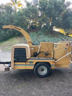 2002 Vermeer BC1000XL Towable Wood Chipper
