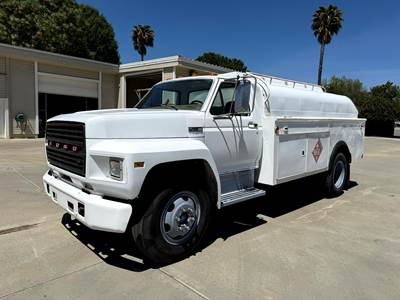 1980 Ford F-600 Fuel & Lube Truck