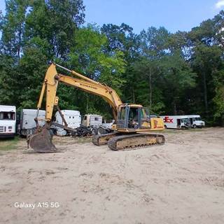 2000 Komatsu PC200-6 Excavator - Bucket & Thumb
