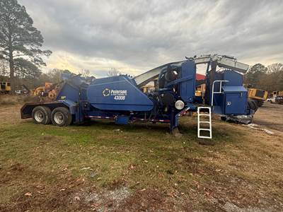 2016 Peterson Pacific 4300B Towable Wood Chipper