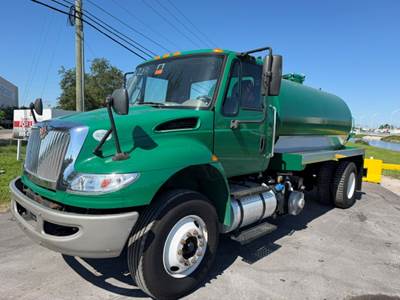2016 International 4300 NEW 2500 gallon septic truck