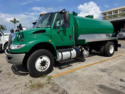 2016 International DuraStar 4300 new 2500 gallon vacuum tank new masport mamba  Septic Truck