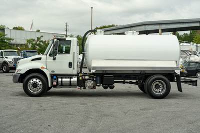 2018 International DuraStar 4300 Vacuum Truck - 2,500 Gal Steel Tank - Masport Mamba 458 CFM - 26k GVWR