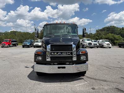 2025 Mack MD6 Vacuum Truck