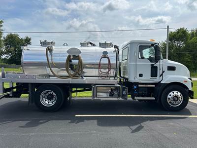 2026 Mack MD7 Portable Restroom Truck - 2,000 Gal Aluminum Split Tank - Masport HD75 - 26k GVWR