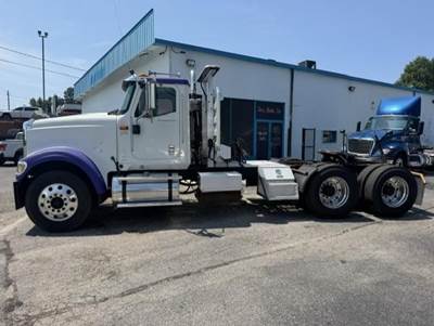 International 9900 Day Cab Truck - Cummins 485HP, 18 Speed Manual