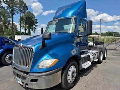 2019 International LT Day Cab Truck