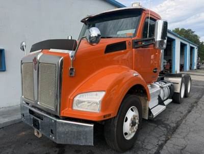 2023 Kenworth T880 Day Cab Truck