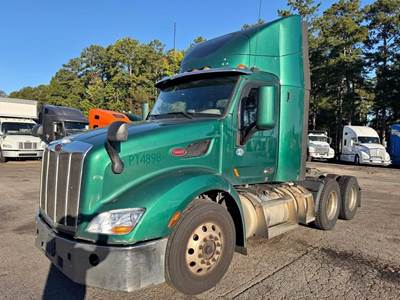Peterbilt 579 Day Cab Truck - Cummins 450HP, 12 Speed Automatic