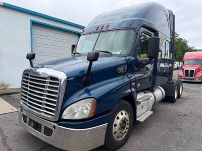 2020 Freightliner Cascadia 125 Sleeper Semi Truck