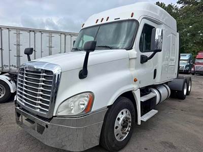 Freightliner Cascadia 125 Sleeper Semi Truck - Mid Roof Sleeper, Detroit 455HP, 10 Speed Manual