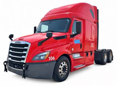 2018 Freightliner Sleeper Semi Truck
