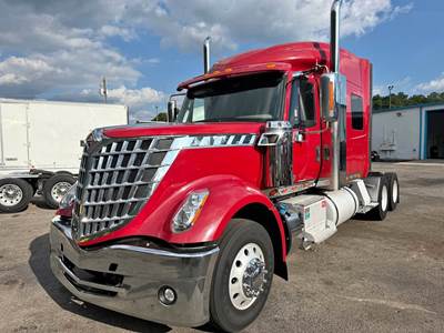 2016 International LoneStar Sleeper Semi Truck