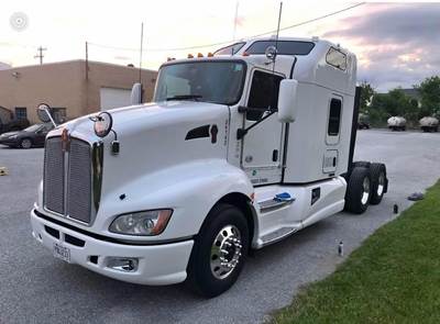 Kenworth T660 Sleeper Semi Truck - Raised Roof Sleeper, Cummins 450HP, 10 Speed Manual
