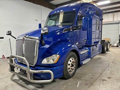 2021 Kenworth T680 Sleeper Semi Truck