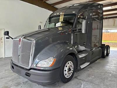 2021 Kenworth T680 Sleeper Semi Truck