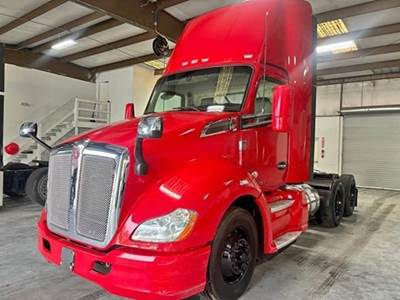 2020 Kenworth T680 Day Cab Truck