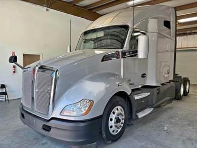 2021 Kenworth T680 Sleeper Semi Truck