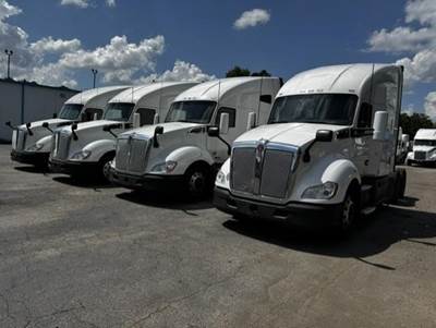 2021 Kenworth T680 Sleeper Semi Truck
