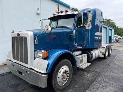 2012 Peterbilt 367 Sleeper Semi Truck