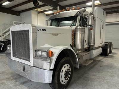 1999 Peterbilt 379EXHD Sleeper Semi Truck