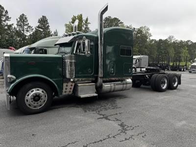 Peterbilt 379EXHD Sleeper Semi Truck - 70" Mid Roof Sleeper, Detroit 500HP, 18 Speed Manual