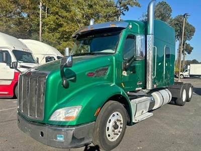 2019 Peterbilt 579 Sleeper Semi Truck