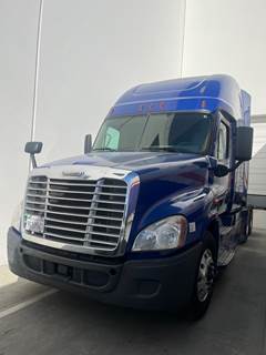 2017 Freightliner Cascadia 125 Evolution "I" Diesel Sleeper Semi Truck