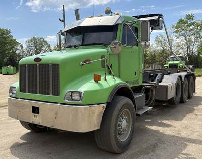 2004 Peterbilt 330 Roll Off Truck - American Roll Off Body
