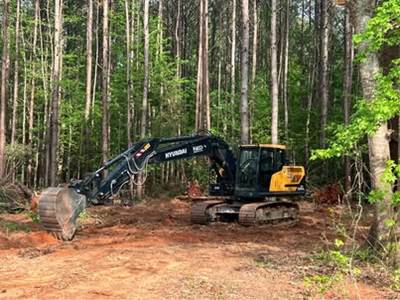 2023 Hyundai HX160A Excavator - Bucket & Thumb