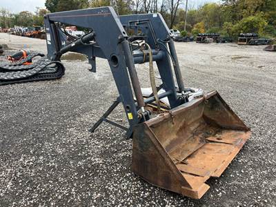 Buhler Allied 695 Loader w/ 74” Bucket