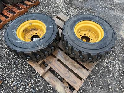 Caterpillar 12-16.5 Pneumatic Skid Steer Tires-QTY: 2