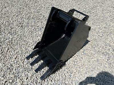 New 18" X-Change Quick Attach Bucket for Bobcat Excavator