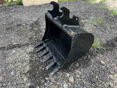 New 30" Quick Attach Excavator Bucket Fits KX40 Series