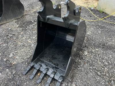 New 24" Quick Attach Excavator Bucket Fits KX80 Series