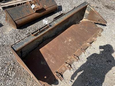 Caterpillar 86” Skid Loader Bucket