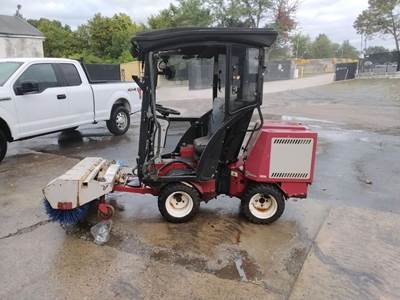 Ventrac  3400Y Wh/ Brooms & Plow