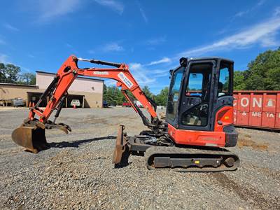 2020 Kubota KX033 - Enclosed Cab - Mini Excavator, Diesel, Hours 1246, Heat A/C, Hyd Thumb, Hydraulic Angle Blade, Bucket Included, Rubber Tracks